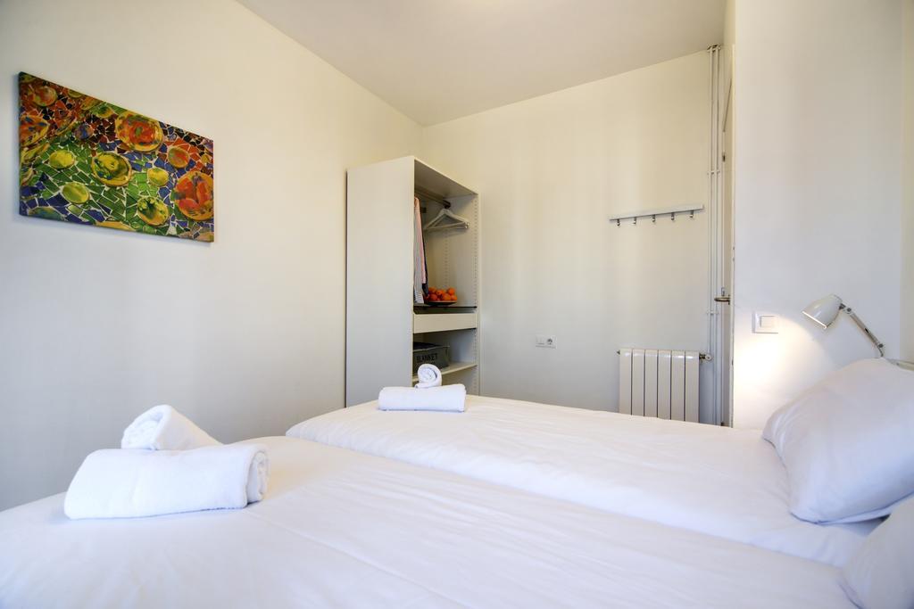 Happy People Gaudi Sant Pau Apartments Barcelone Extérieur photo