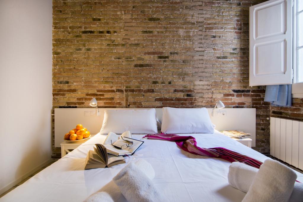 Happy People Gaudi Sant Pau Apartments Barcelone Extérieur photo