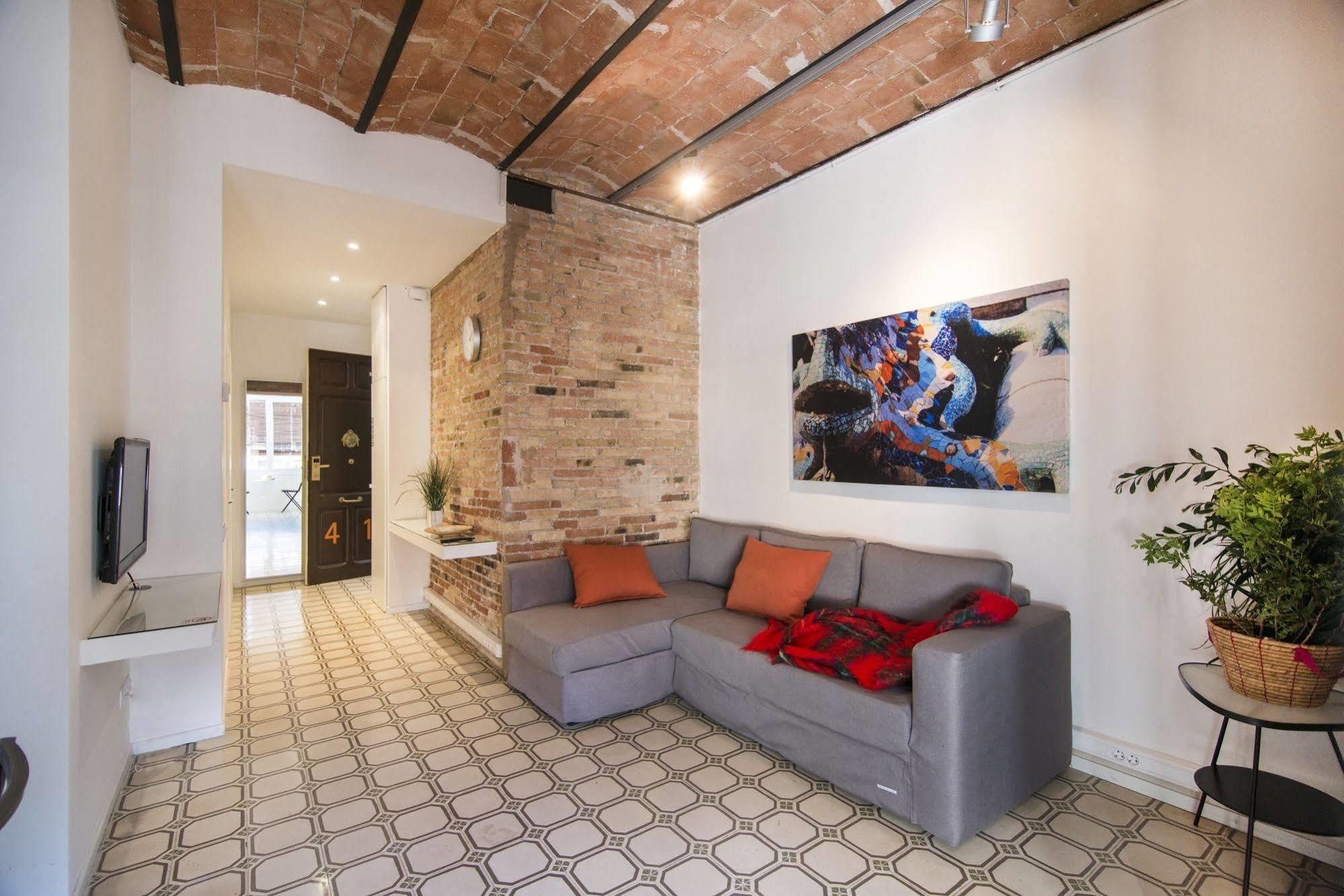 Happy People Gaudi Sant Pau Apartments Barcelone Extérieur photo