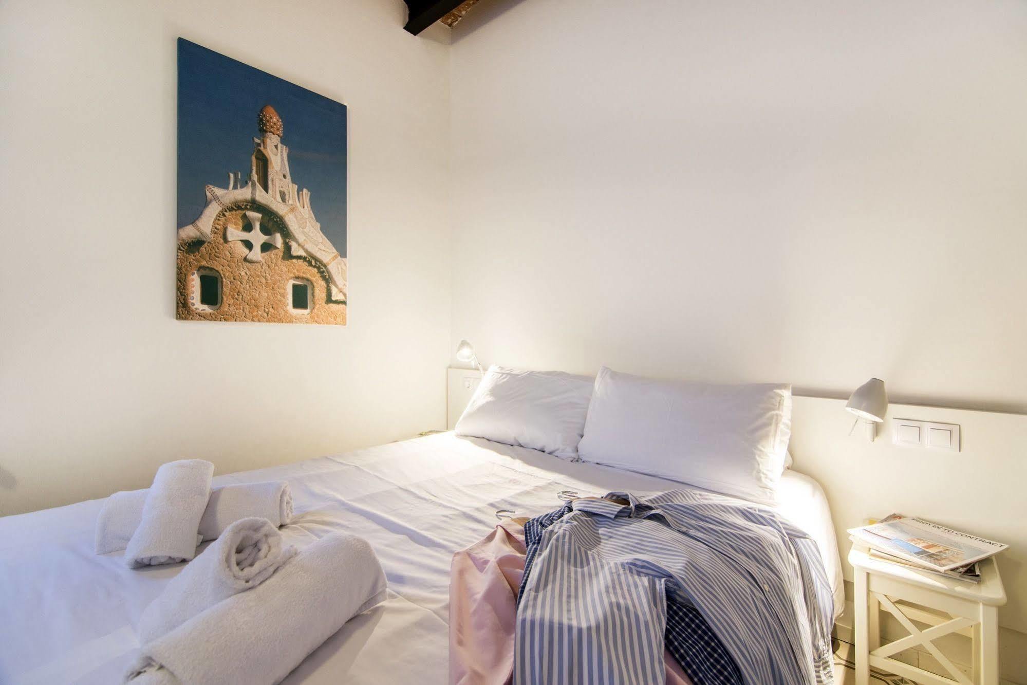 Happy People Gaudi Sant Pau Apartments Barcelone Extérieur photo