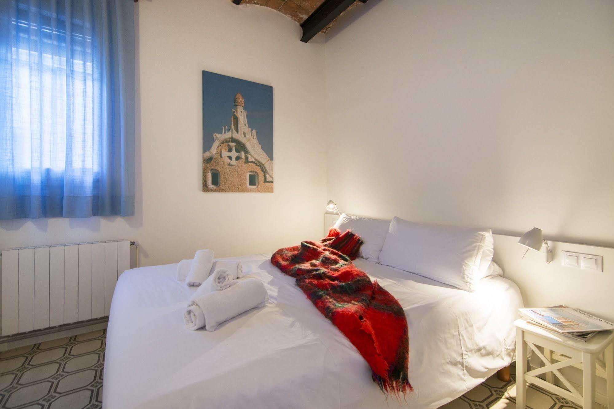 Happy People Gaudi Sant Pau Apartments Barcelone Extérieur photo