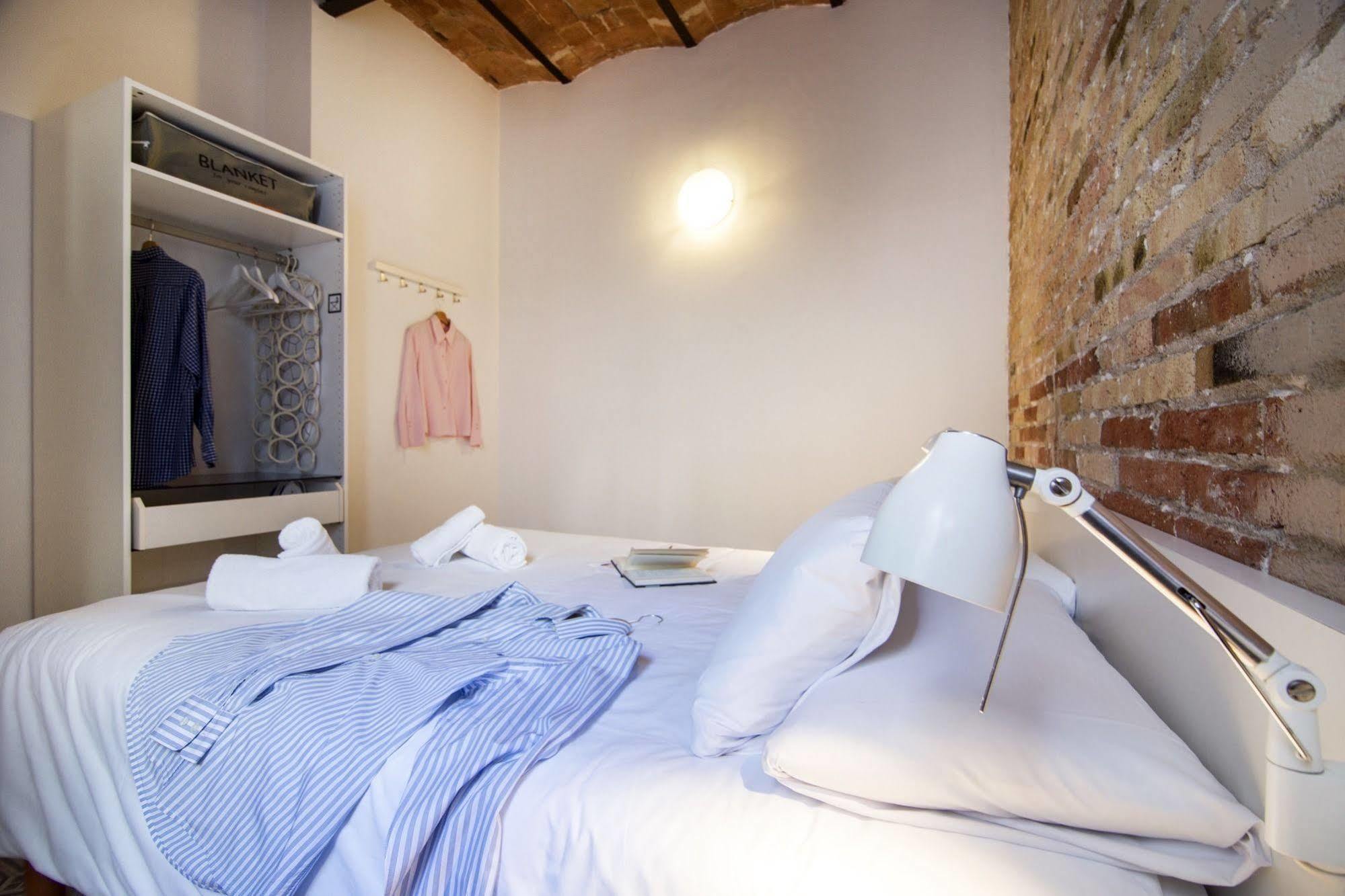 Happy People Gaudi Sant Pau Apartments Barcelone Extérieur photo